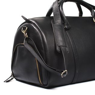 Béis 'The Premium Duffle' in Black - Black Vegan Leather Duffle Bag &  Cactus Leather Duffle Bag